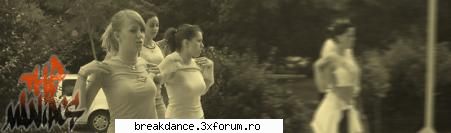 The Maniacs <streetdance> - avem si fete la bataie :) - Trupe