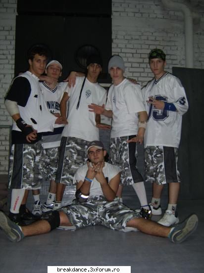 The Maniacs <streetdance> - ufffffffffff nu mai posteaza nimeni - Trupe